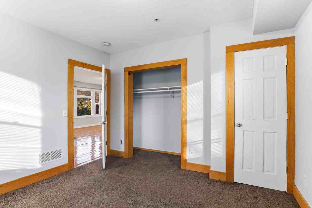 2827 Bryant Ave N #4 - Photo 4 of 11