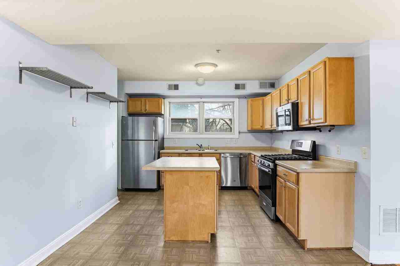 2827 Bryant Ave N #4 - Photo 5 of 11