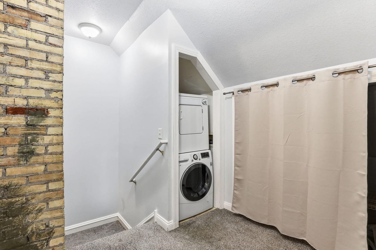 2827 Bryant Ave N #4 - Photo 7 of 11
