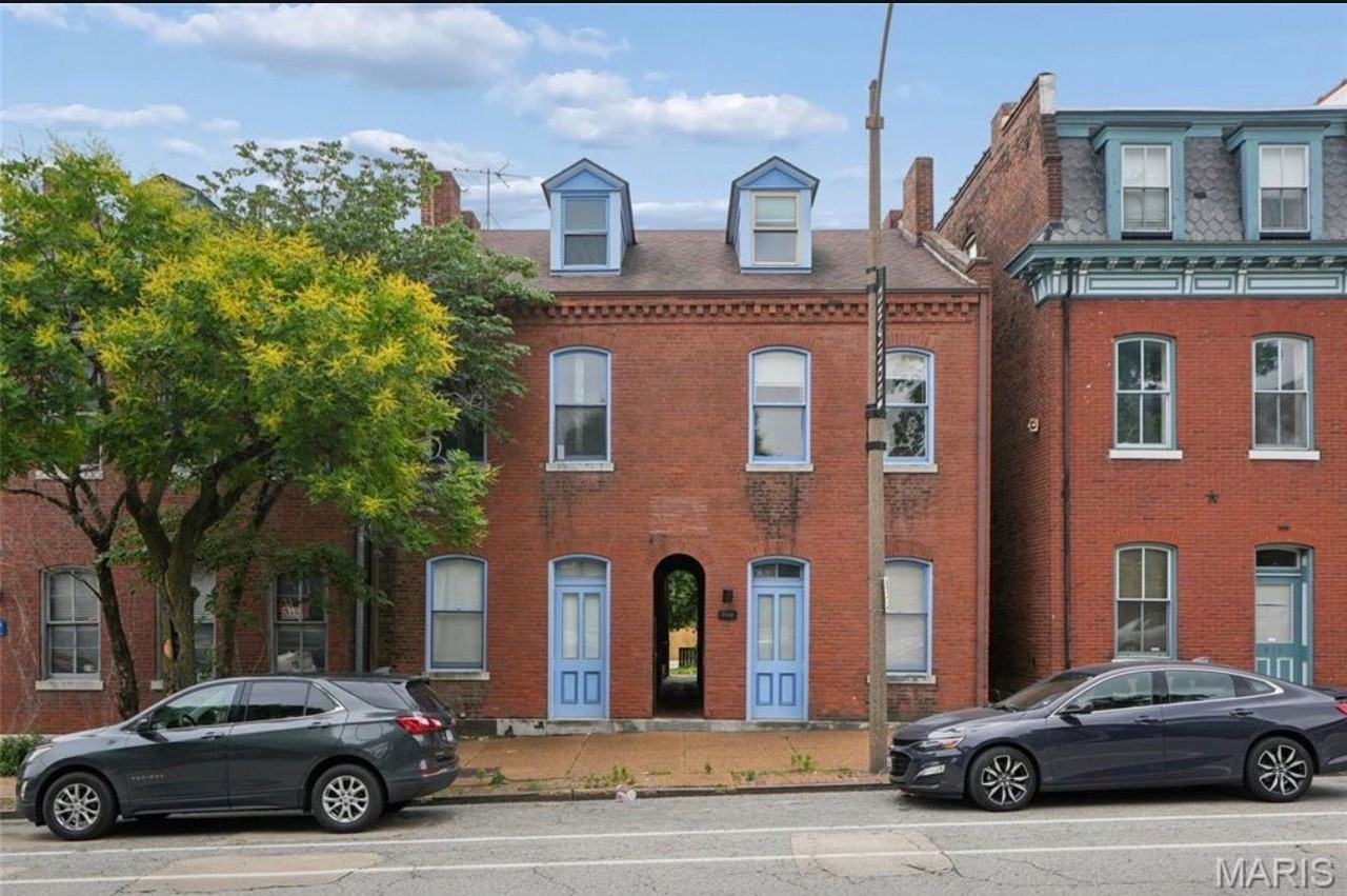 906 Russell Blvd #A
