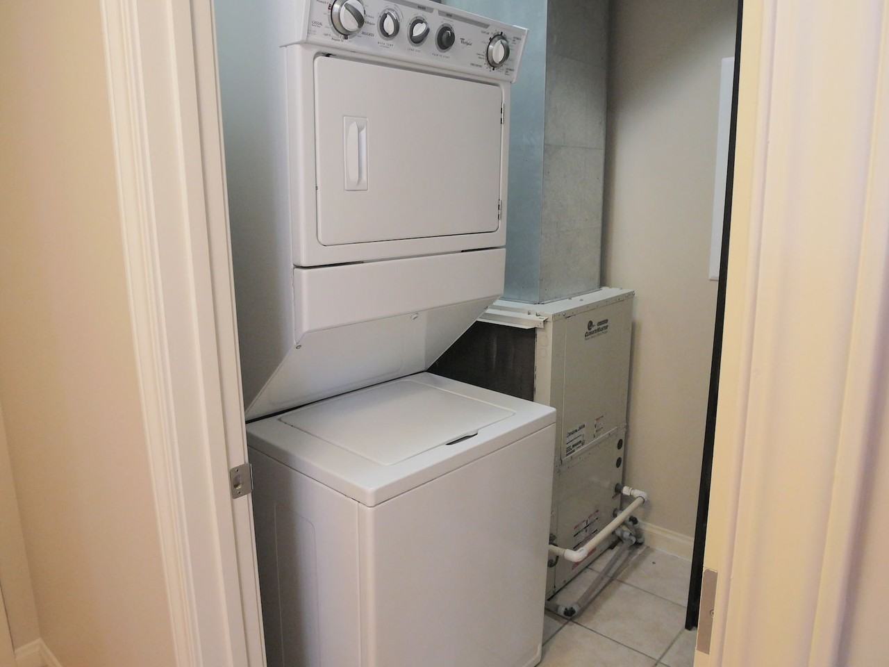 9819 - 9819 104 Street Nw - Photo 4 of 9