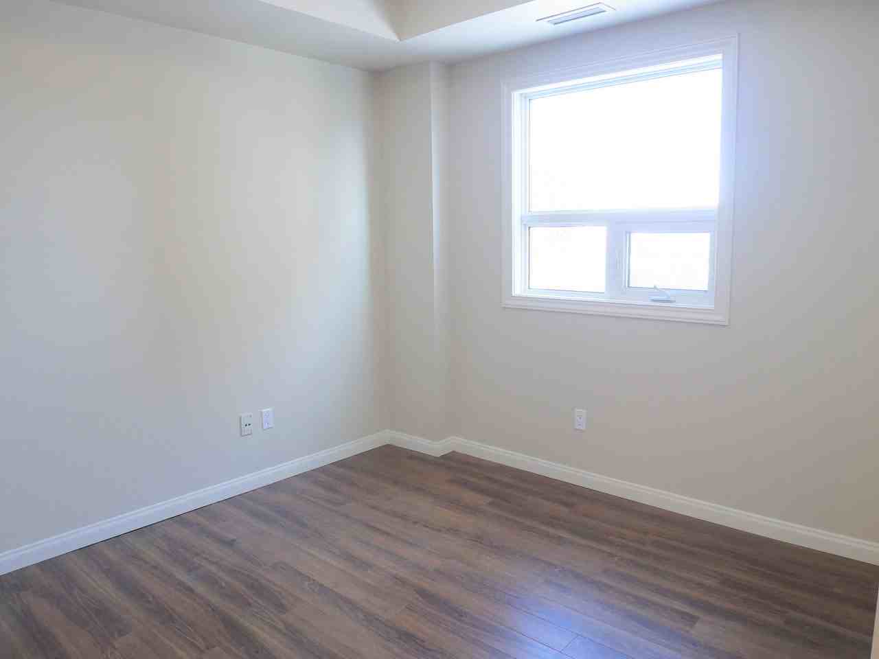 9819 - 9819 104 Street Nw - Photo 7 of 9