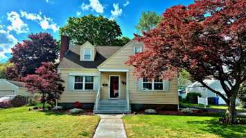 featured image of 34 Englewood Dr