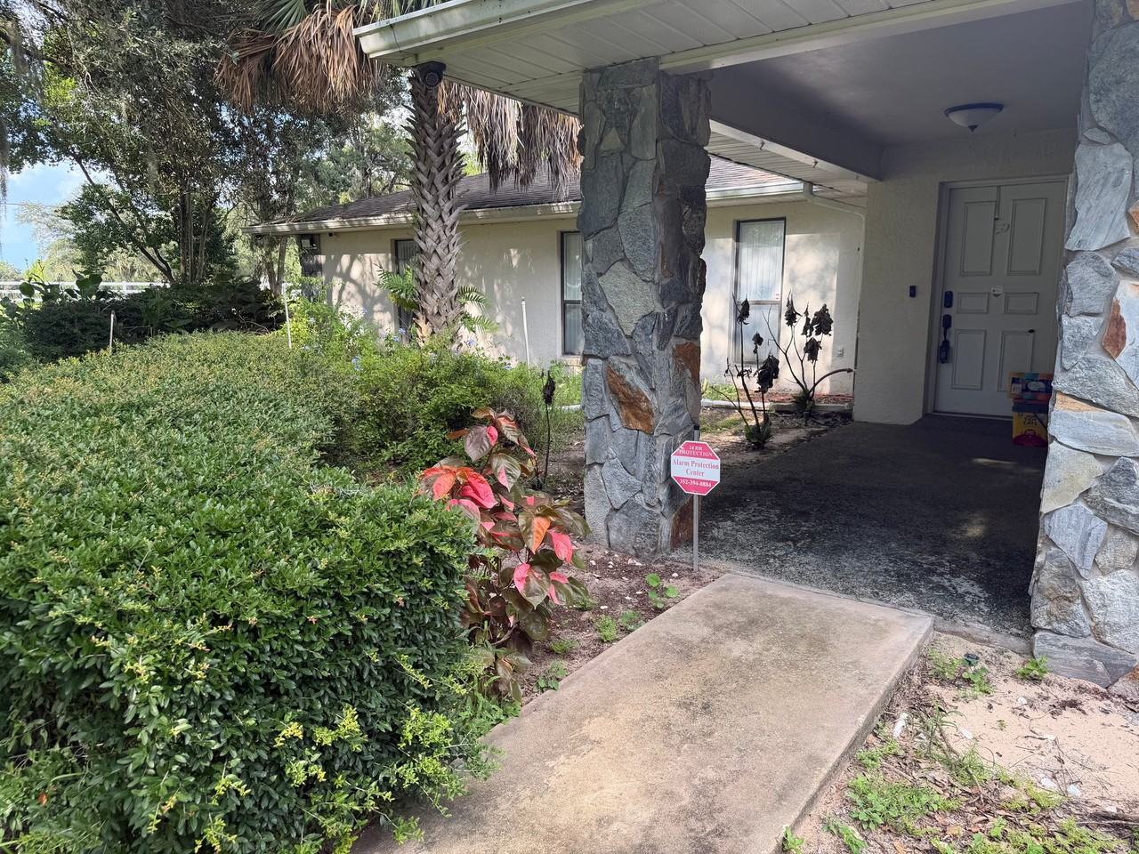18550 Lake Emma Dr - Photo 5 of 16