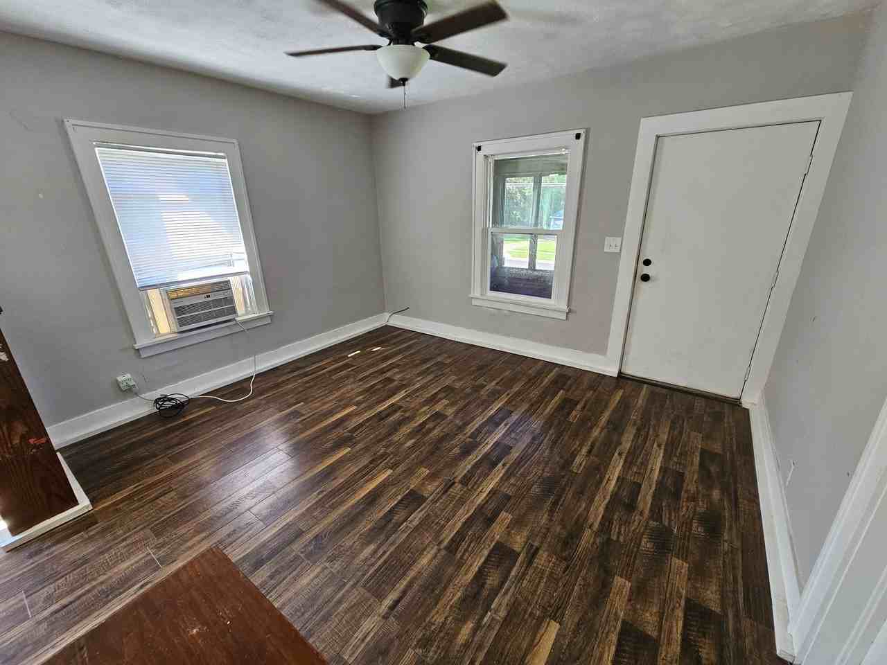 1902 Wyoming Ave Sw #1 - Photo 5 of 15
