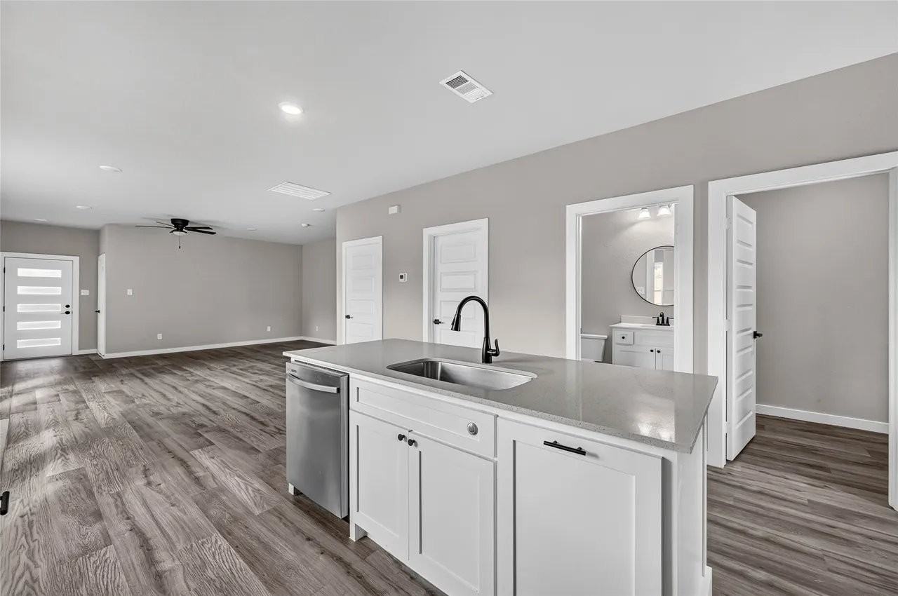 2209 Brookes St #2211 - Photo 3 of 8