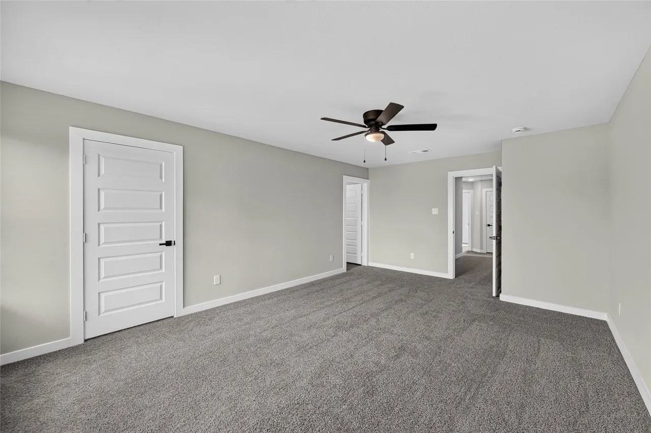 2209 Brookes St #2211 - Photo 4 of 8