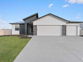 featured image of 4335 W Woodmurra Ct