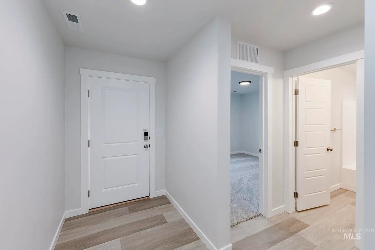 4335 W Woodmurra Ct - Photo 2 of 20