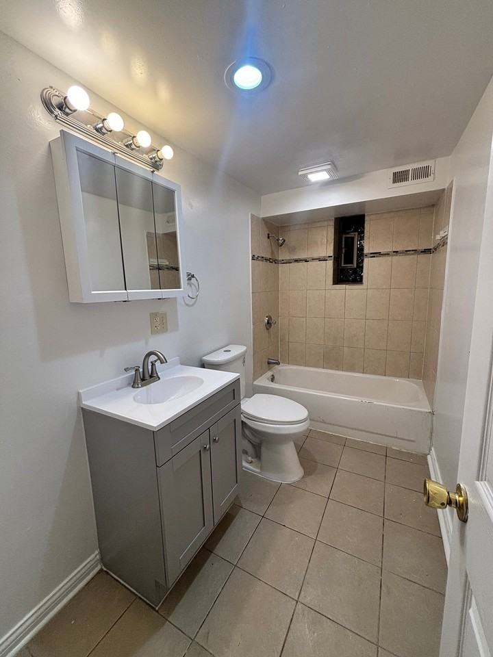 1626 N Kildare Ave - Photo 2 of 6