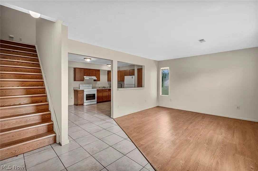 1541 Whitehall Blvd - Photo 3 of 12
