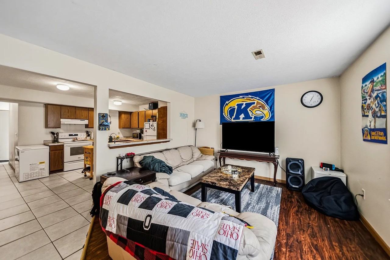 1541 Whitehall Blvd - Photo 4 of 12