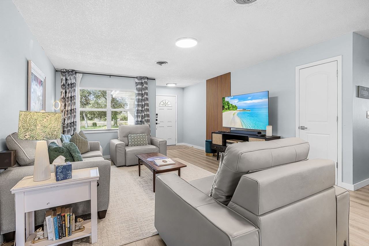 4744 Pompano St - Photo 3 of 19