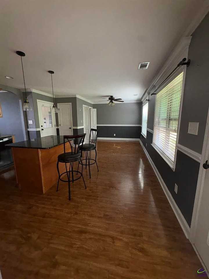 1628 Hawthorne St - Photo 2 of 4