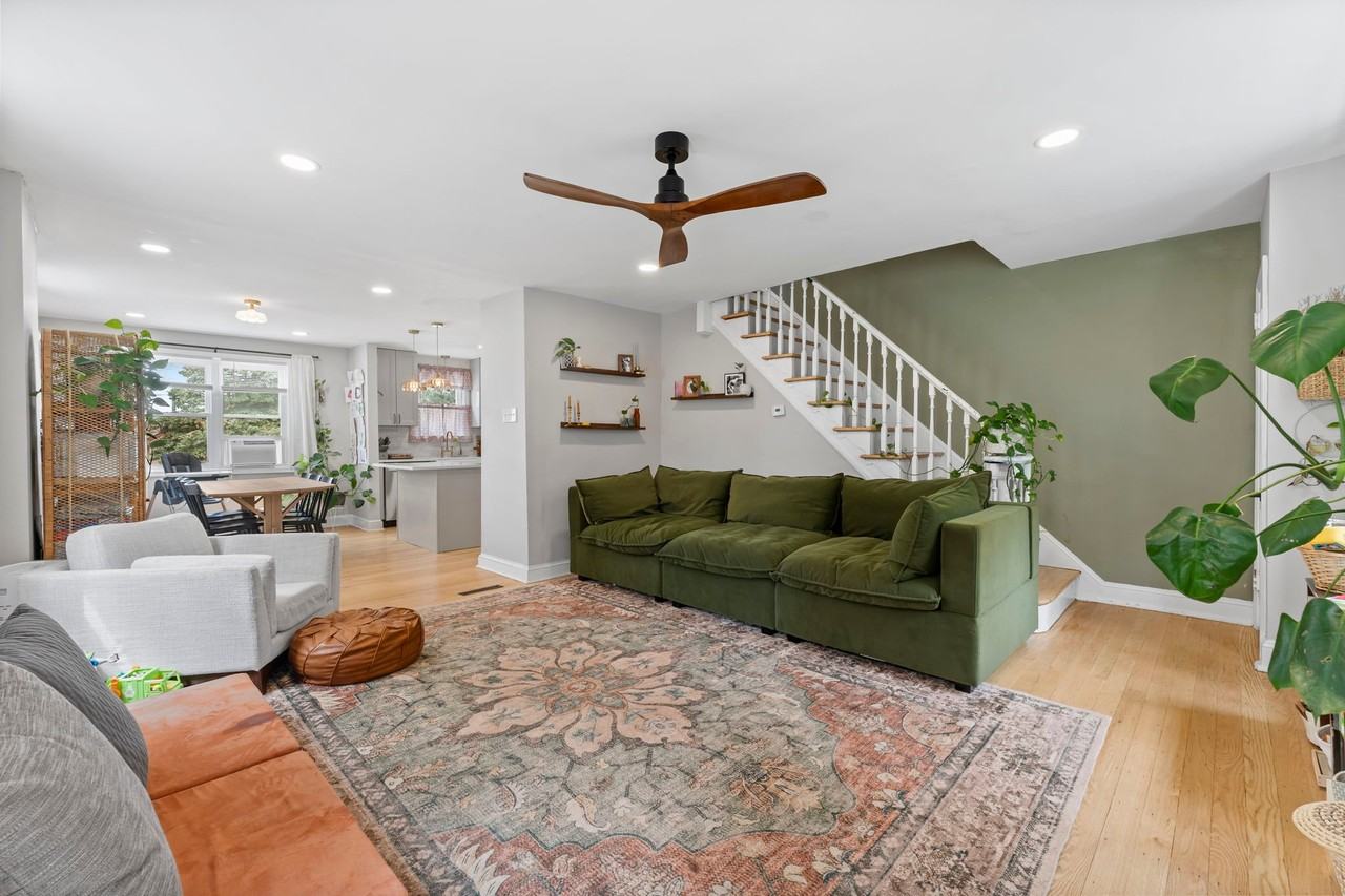 646 N Monroe St - Photo 5 of 20
