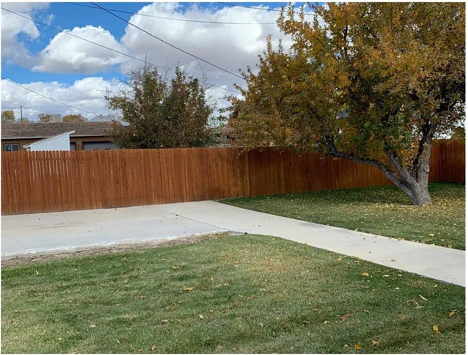 220 W Mill Rd - Photo 2 of 19