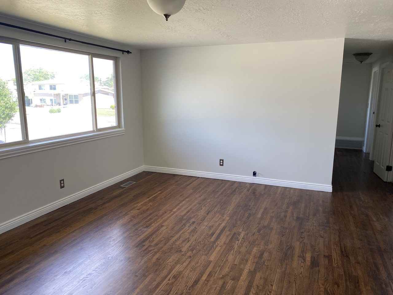 4437 S Driftwood Dr - Photo 4 of 18