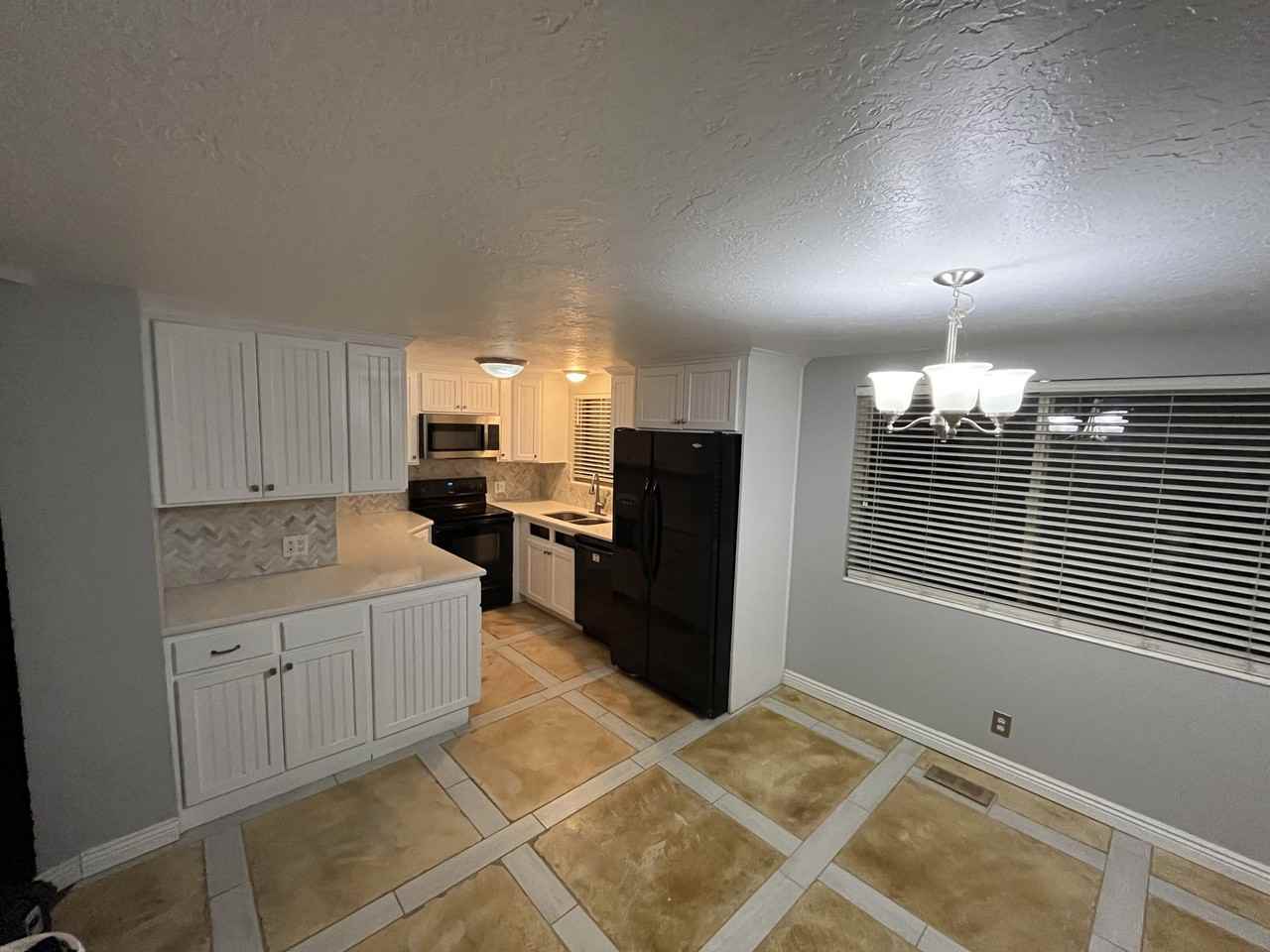 4437 S Driftwood Dr - Photo 5 of 18