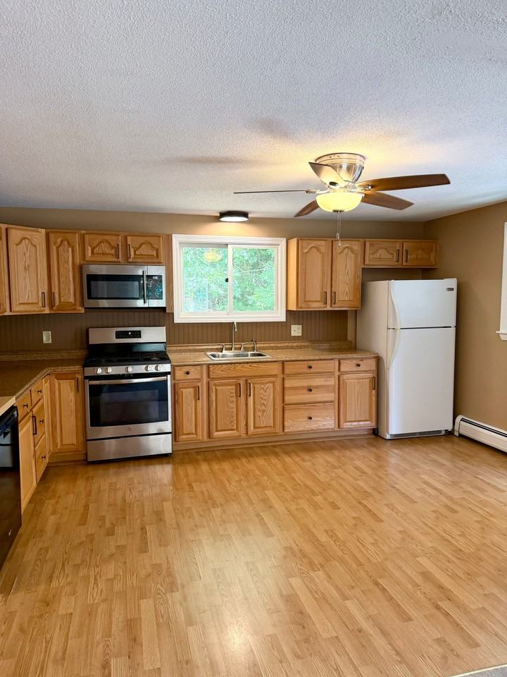 148 Billington St #1 - Photo 4 of 15