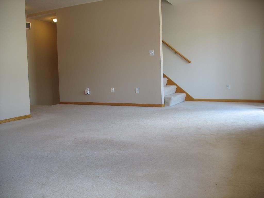 2501 Cobble Hill Ct #J - Photo 3 of 17
