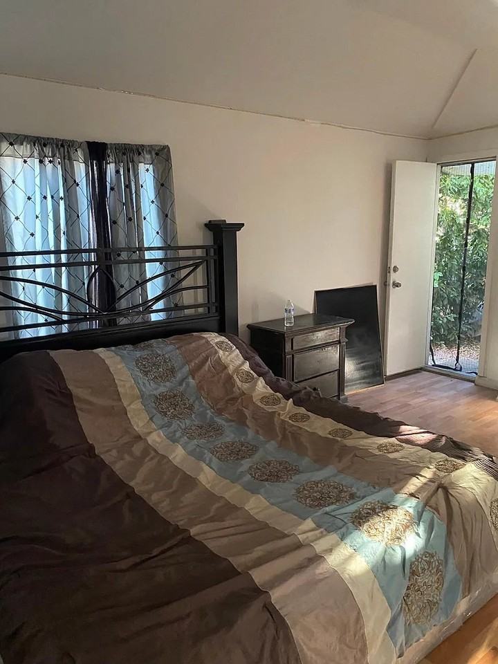 1650 W 85th St - Photo 3 of 20