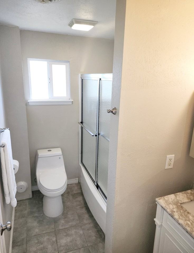 21 S King St - Photo 6 of 11