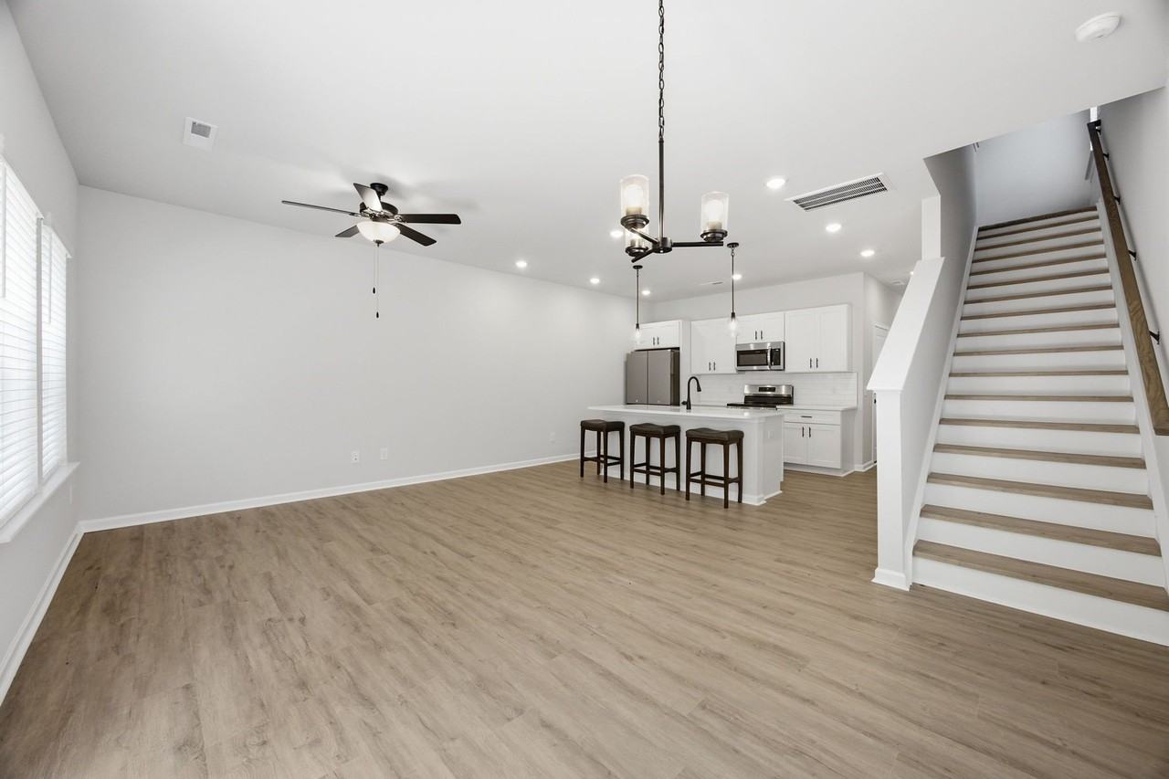 3018 Reid Ave - Photo 5 of 17