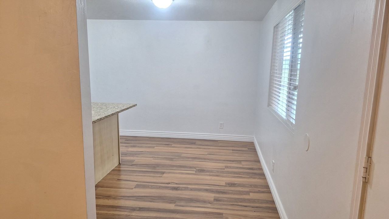 935 E St #15 - Photo 2 of 10