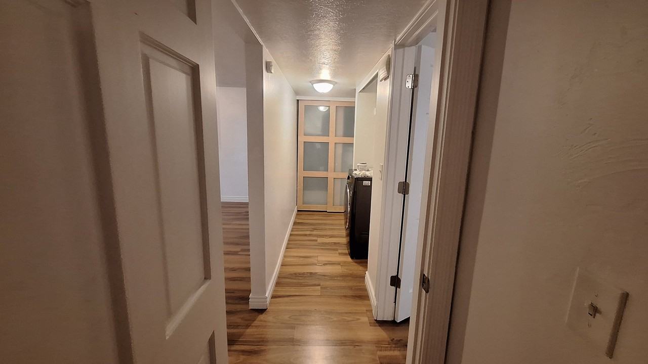 935 E St #15 - Photo 4 of 10