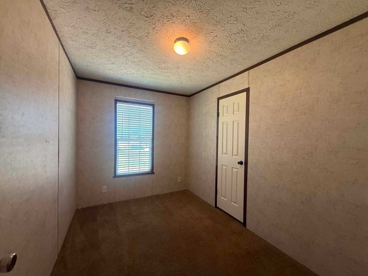 1236 N Oaklane Rd - Photo 5 of 9