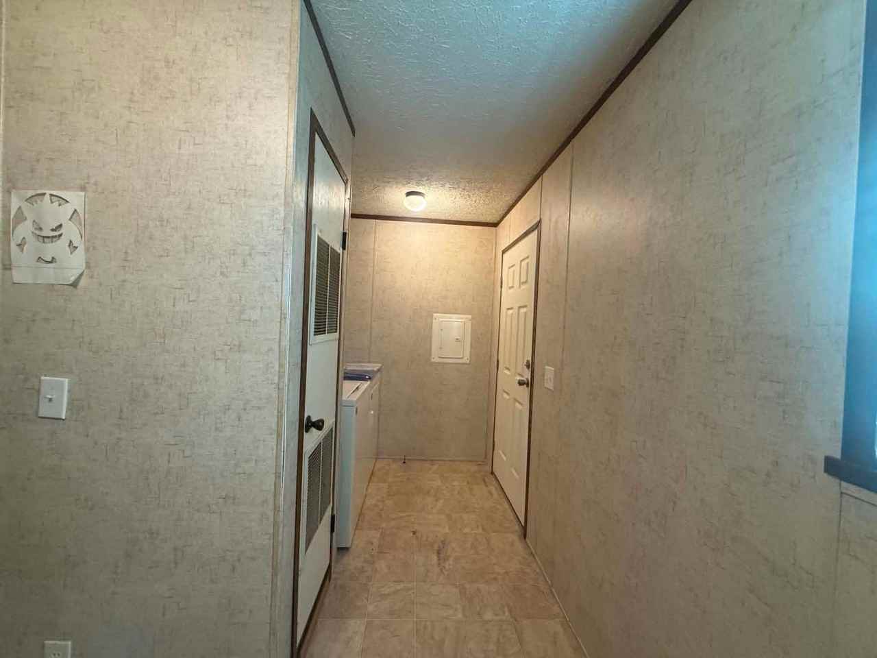 1236 N Oaklane Rd - Photo 6 of 9