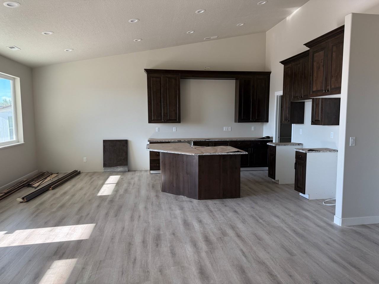 3071 Sw - Photo 2 of 19