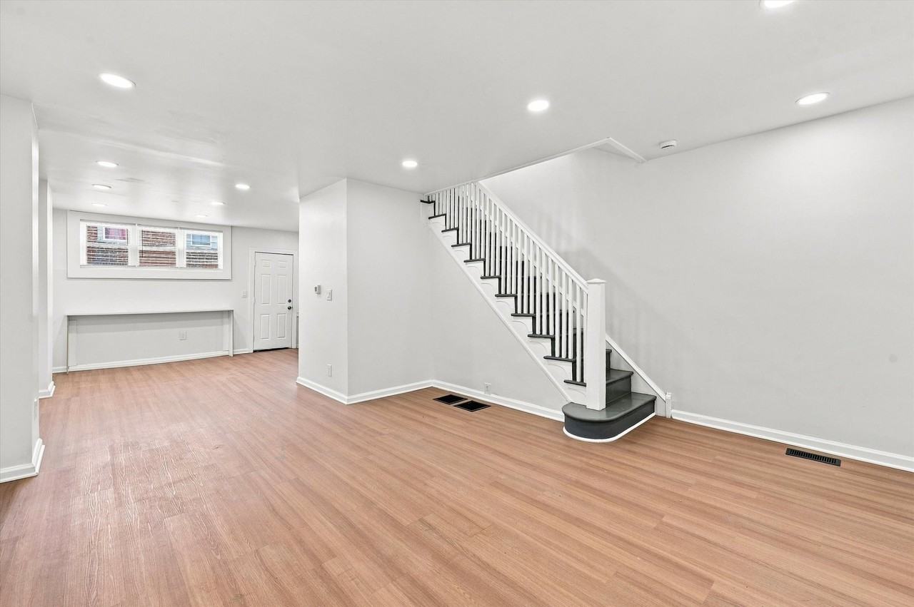 6711 Linmore Ave - Photo 3 of 14