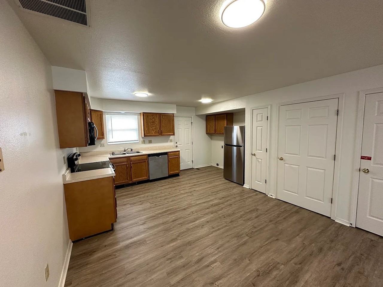 2818 Fremont Ct - Photo 3 of 8