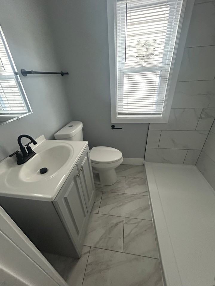 5330 N 38th St - Photo 2 of 4
