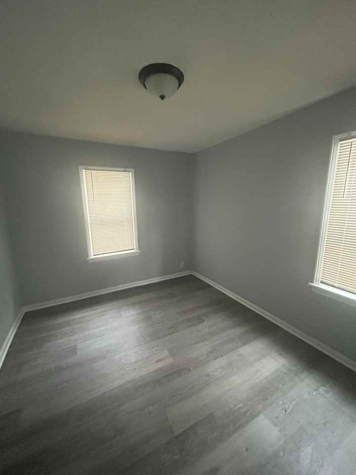 5330 N 38th St - Photo 3 of 4