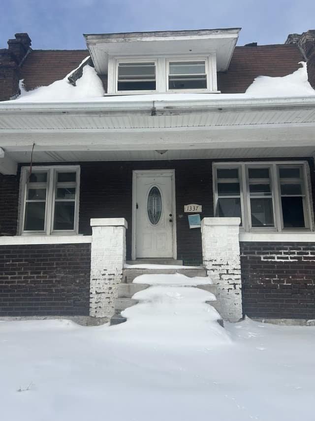 1337 Walton Ave - Photo 2 of 20