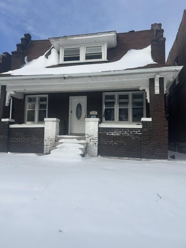1337 Walton Ave - Photo 3 of 20