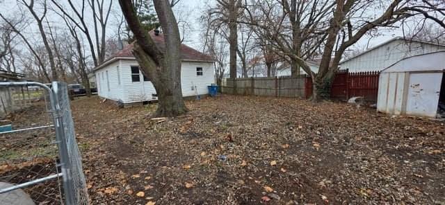 1119 S Brookside Ave - Photo 3 of 15