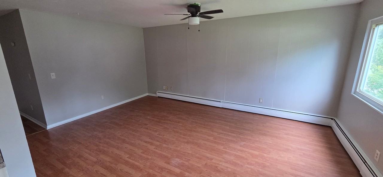 8096 Bellflower Rd - Photo 2 of 7
