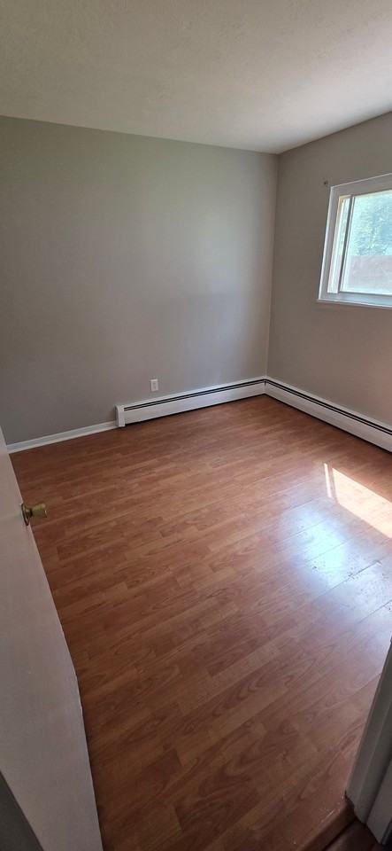 8096 Bellflower Rd - Photo 5 of 7