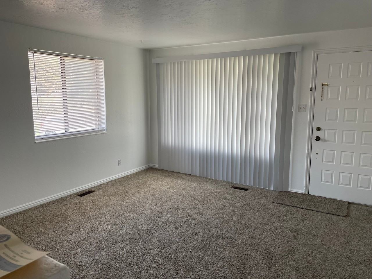2894 Sw - Photo 4 of 15