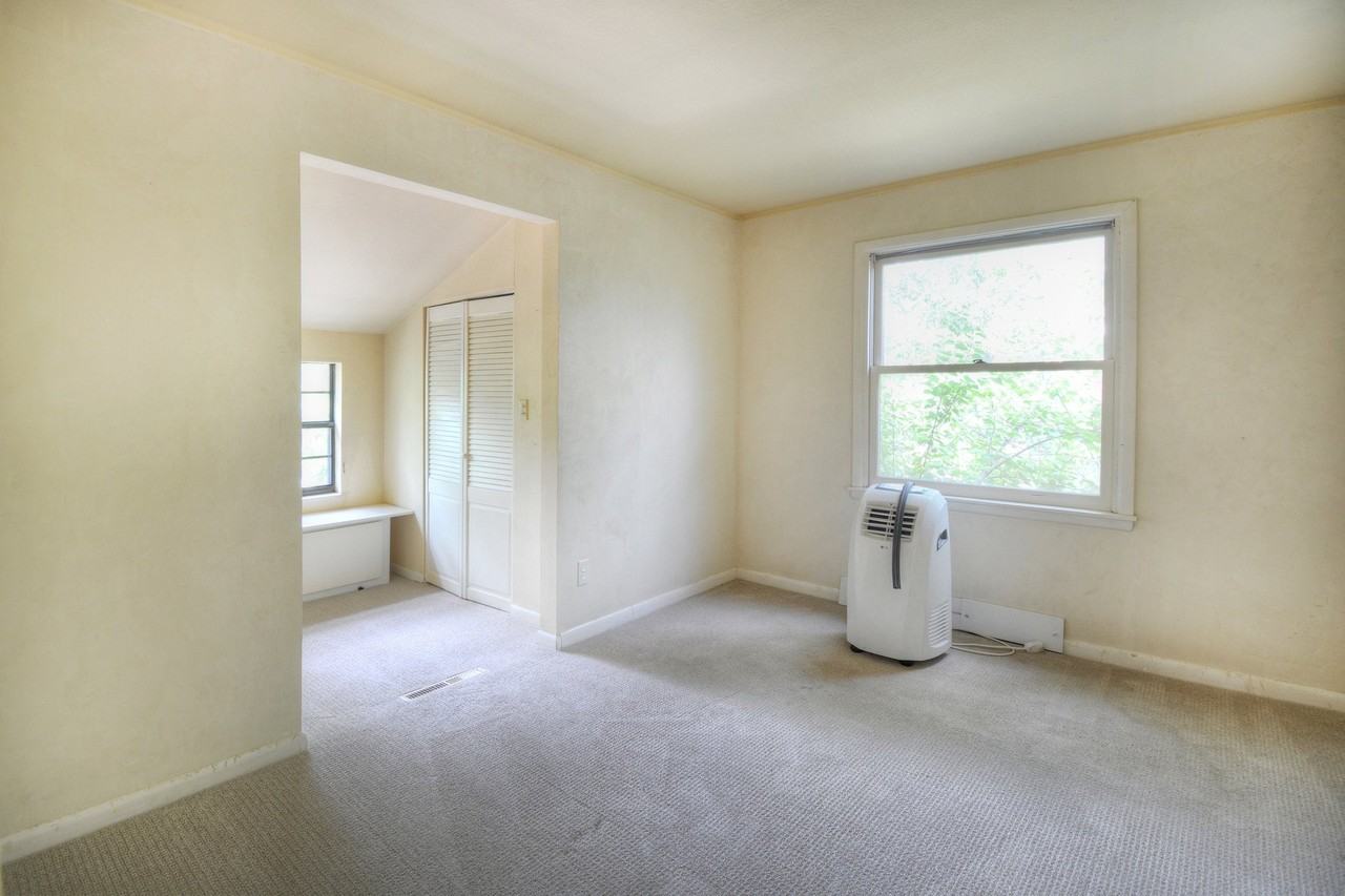 110 W Old Broadmoor Rd - Photo 4 of 15