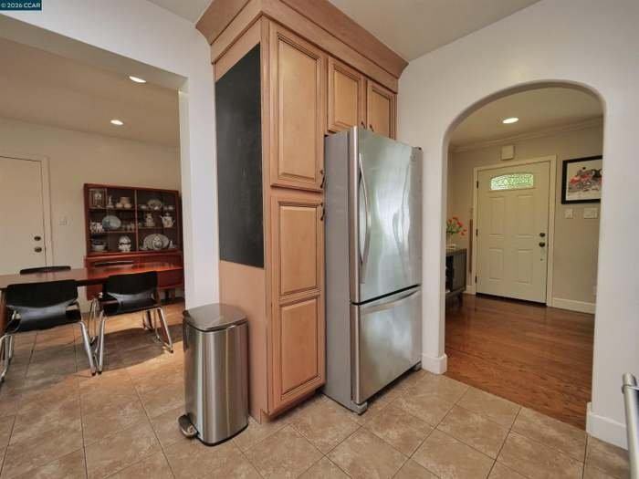 1260 Apple Dr - Photo 4 of 12