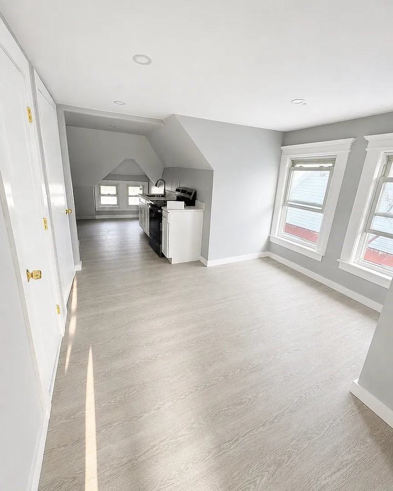 899 S 19th St #3 - Photo 4 of 9