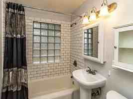 featured image of 1413 Lake St Ne