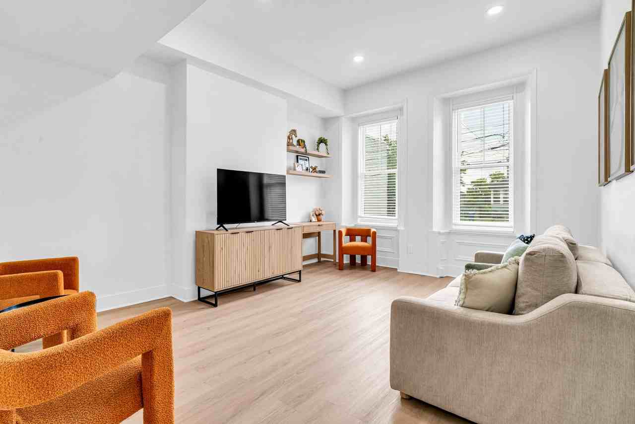 1917 Webster Ave #2 - Photo 2 of 14