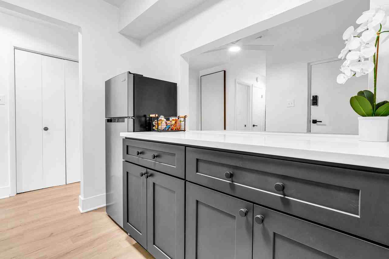 1917 Webster Ave #2 - Photo 6 of 14