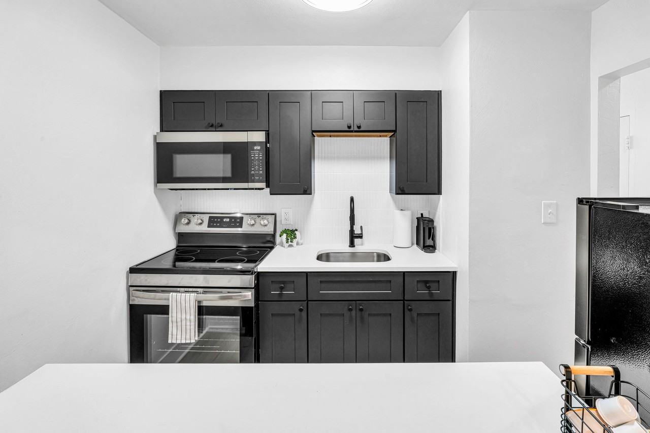 1917 Webster Ave #2 - Photo 7 of 14