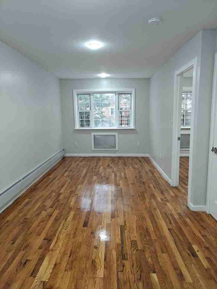 10630 156th St #2 - Photo 3 of 6